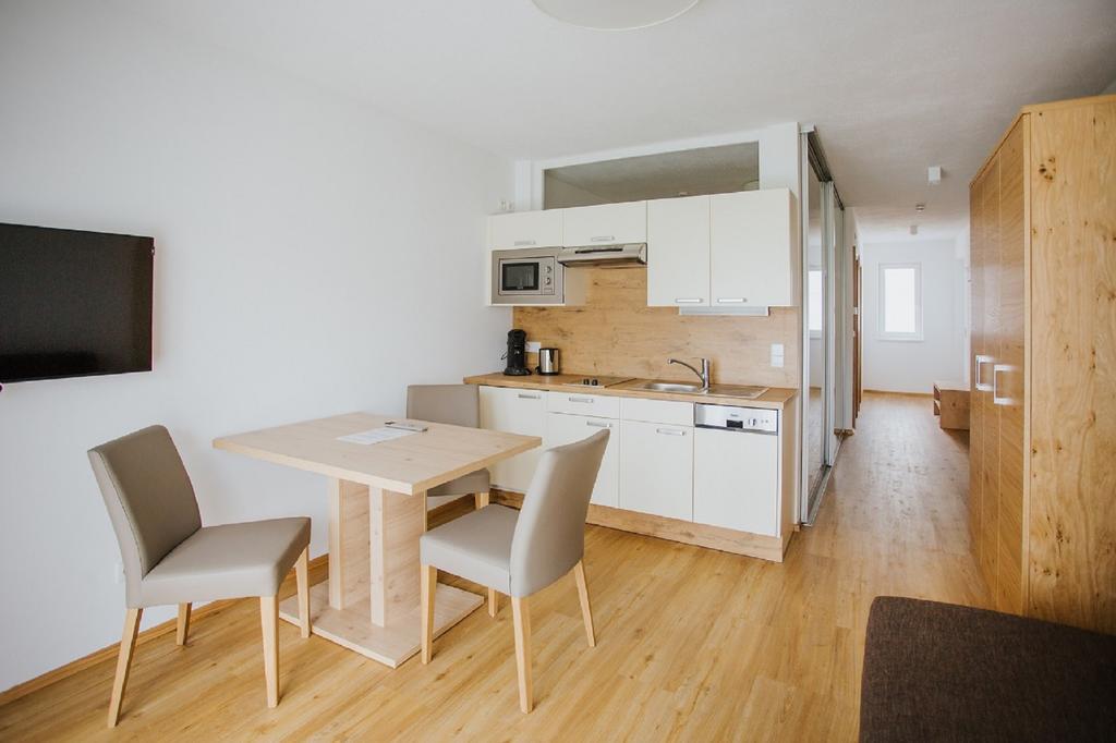 Apartmenthaus Strasswirt De Luxe Tropolach Exterior photo
