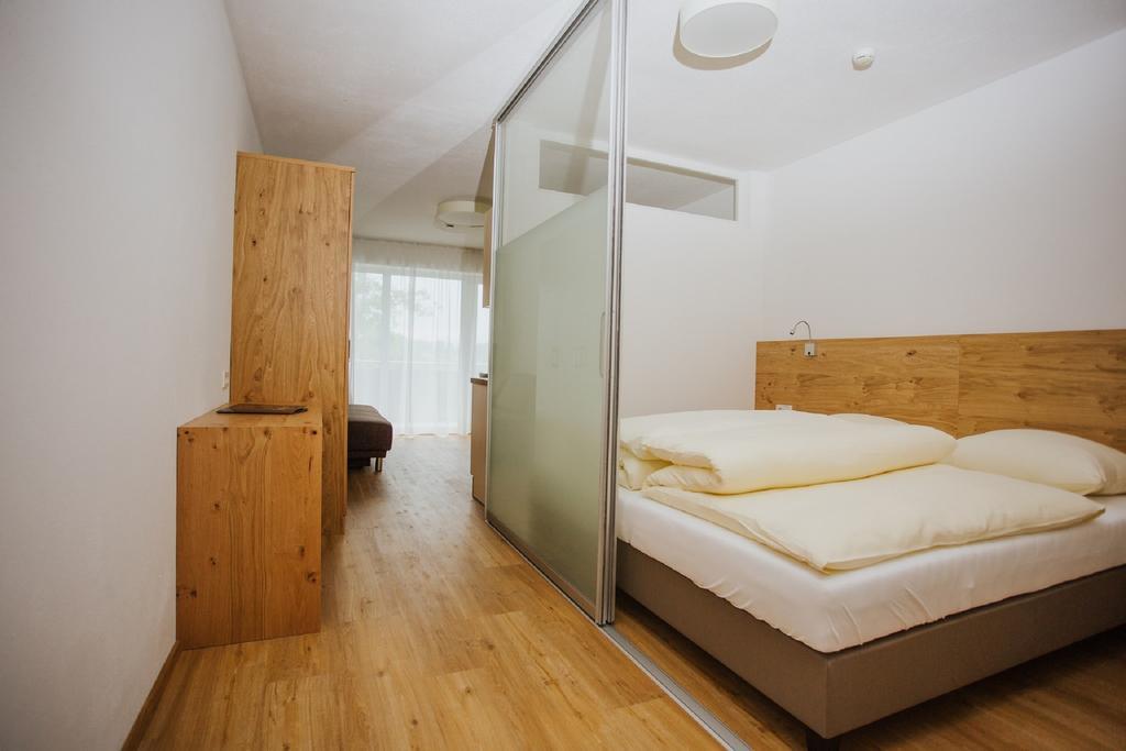 Apartmenthaus Strasswirt De Luxe Tropolach Exterior photo