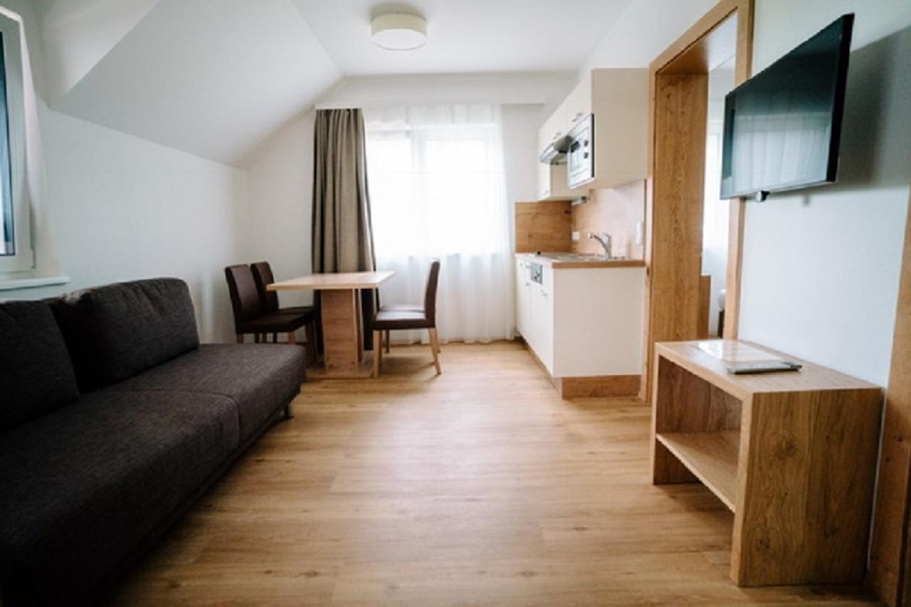 Apartmenthaus Strasswirt De Luxe Tropolach Exterior photo